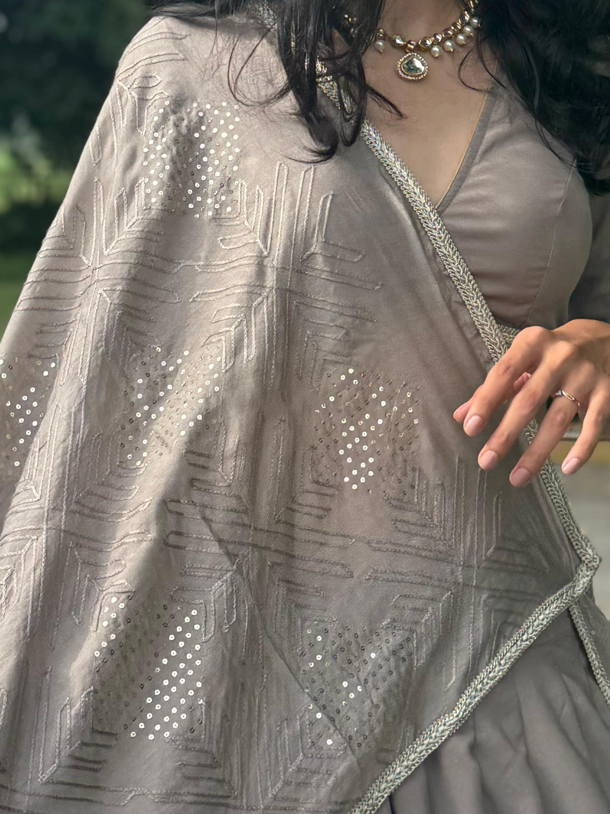 SAPHIRA - Mysterious Luxe
Shade: Ashen Grey