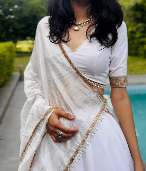 CALISTA - Fierce Beauty
Shade: Divine White with Rose Gold Gleam